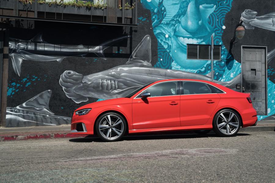  Audi RS3 Sedan (8V) 2017 года  (NA) (фото 21 из 21)